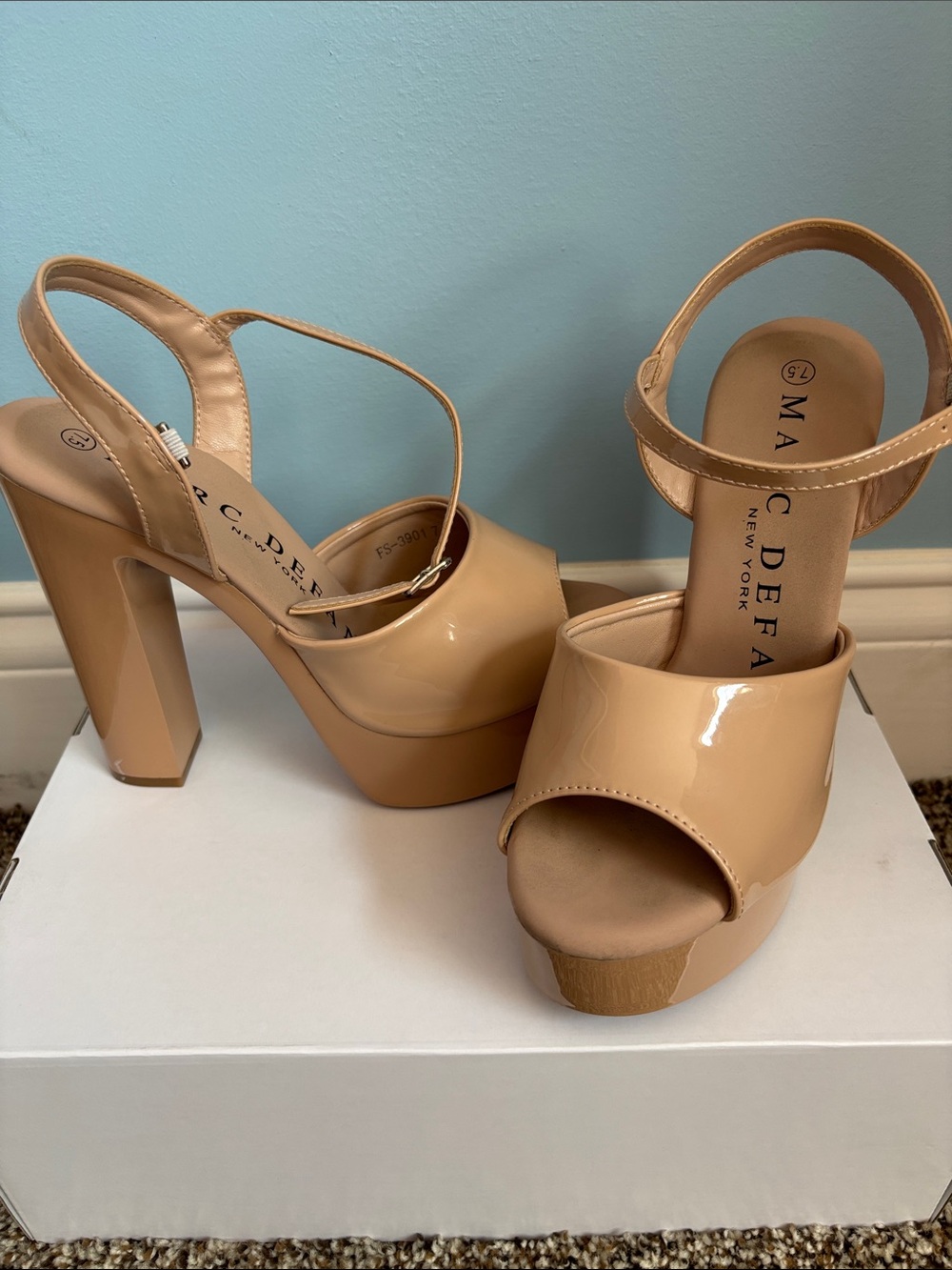 Marc Defang Size 7.5 5 1/2 in heel New York Nude Patent Platform Sandals